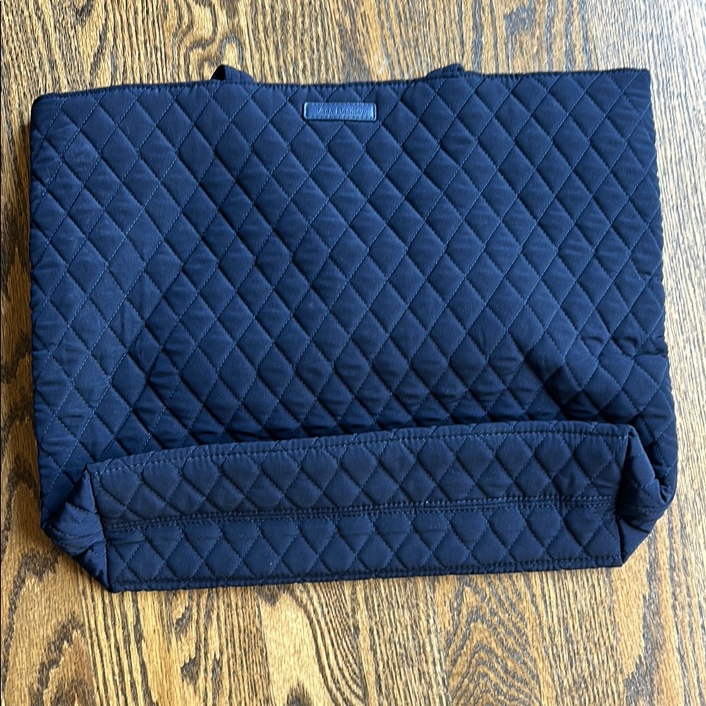 Vera Bradley Navy Essential Tote NWT